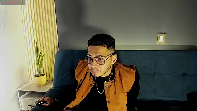 Jaybrown  1 online show from December 2, 9:07 pm