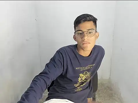 Snapshot of Deivi_colins_23 chatting on October 11, 12:14 am Deivi colins 23 online show from October 11, 12:14 am