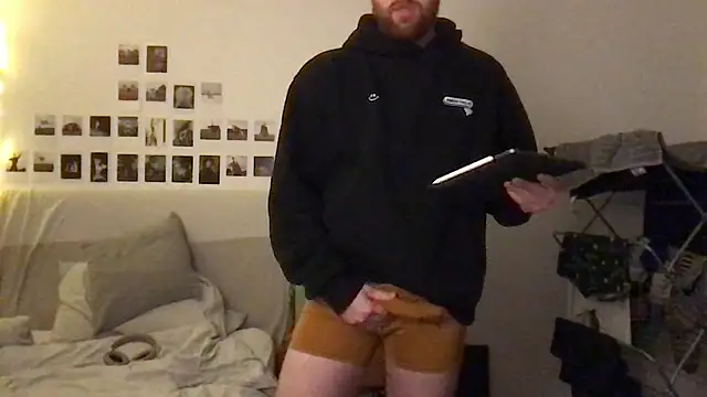 Angus80085 online show from January 14, 5:50 pm