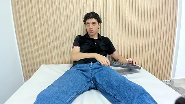 ISRAEL GRAY online show from October 20, 7:29 pm