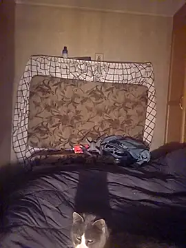 DeeBestEver online show from April 18, 10:05 am