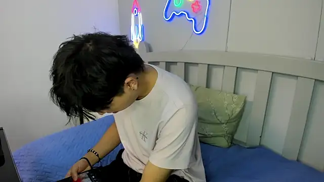 StiwenTwink online show from November 22, 4:17 pm