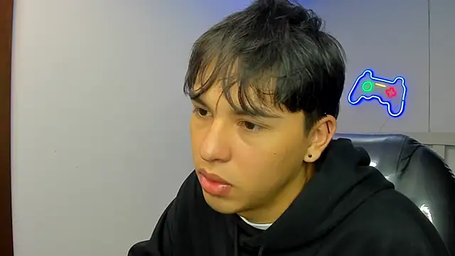 StiwenTwink online show from October 27, 2:30 pm