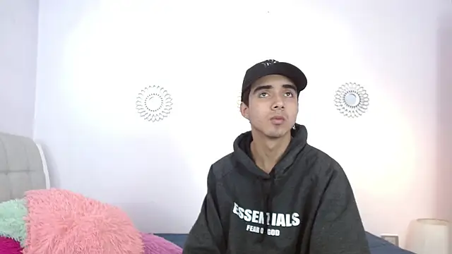 Hottie Guy online show from November 24, 5:58 pm