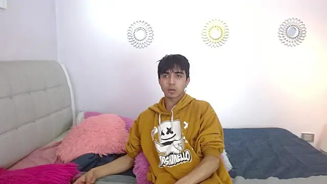 Hottie Guy online show from November 25, 5:59 pm