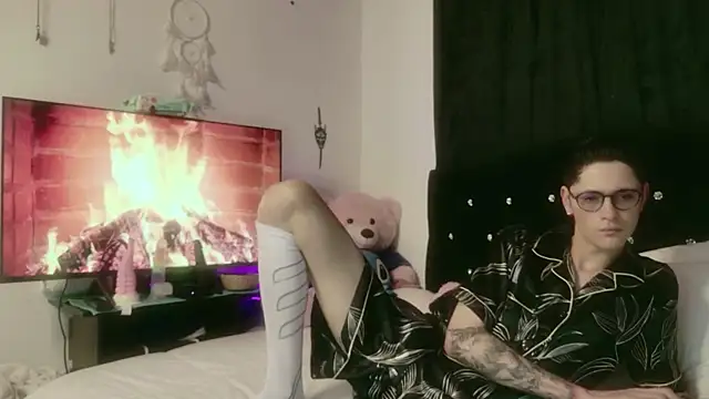 Tyler cat online show from October 24, 11:34 am