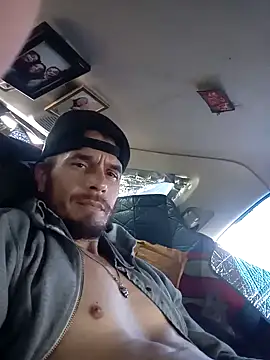 LetMeLiqU online show from November 18, 8:45 pm