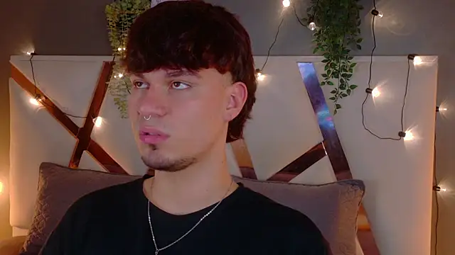 LiamThunder05  online show from December 16, 7:54 pm