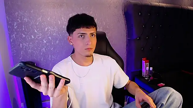 MateoMitchell online show from December 14, 5:47 am