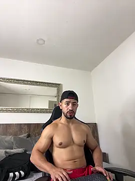 Ezzio Scolaro online show from October 20, 1:59 pm