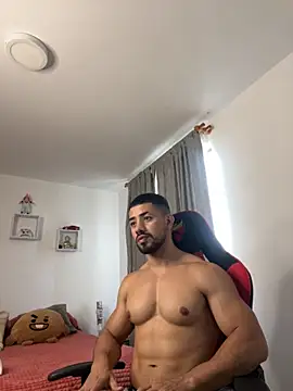 Ezzio Scolaro online show from November 5, 9:28 pm