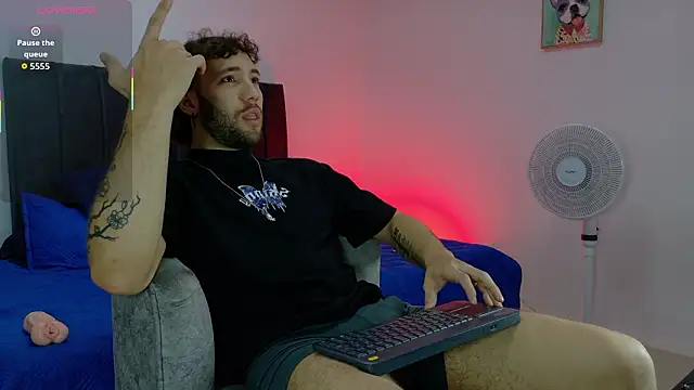 angel kyrozz online show from March 5, 6:48 pm