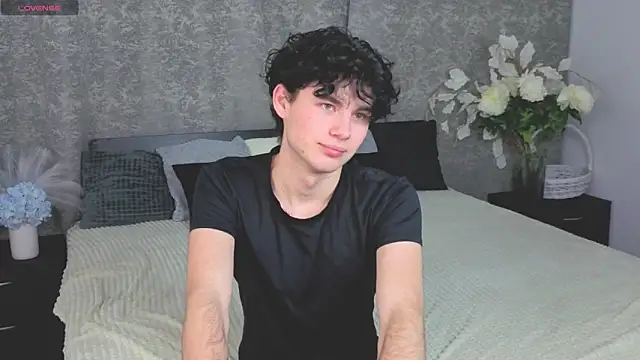 Cute Mike online show from December 4, 7:54 pm