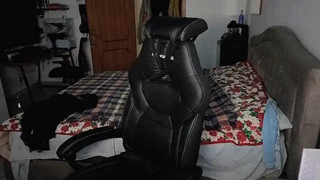 Al3xox02 online show from January 15, 8:22 pm