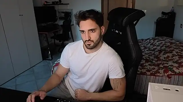 Al3xox02 online show from February 5, 4:14 pm