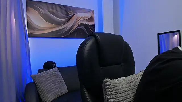 Leoo Miller online show from February 18, 4:43 am