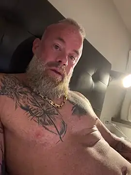 Muscledick40 online show from May 14, 5:27 am
