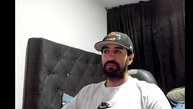 coolfriki online show from November 20, 5:18 am