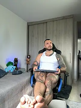 Dave-Max01 online show from November 18, 2:32 pm