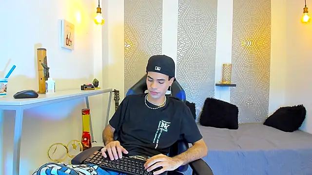 JacobBlackwell  online show from November 18, 7:50 pm