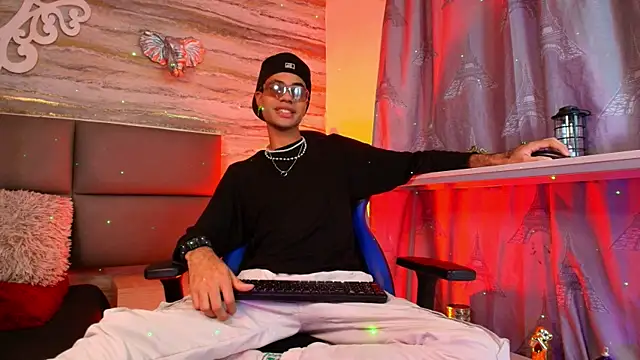 JacobBlackwell  online show from October 6, 8:02 pm