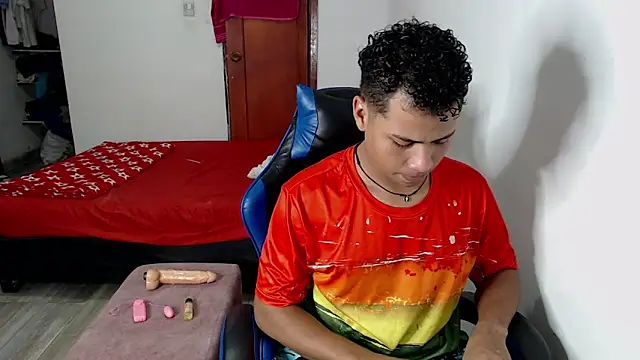 Snapshot of Raphael_LatinBoy chatting on October 8, 2:49 am Raphael LatinBoy online show from October 8, 2:49 am