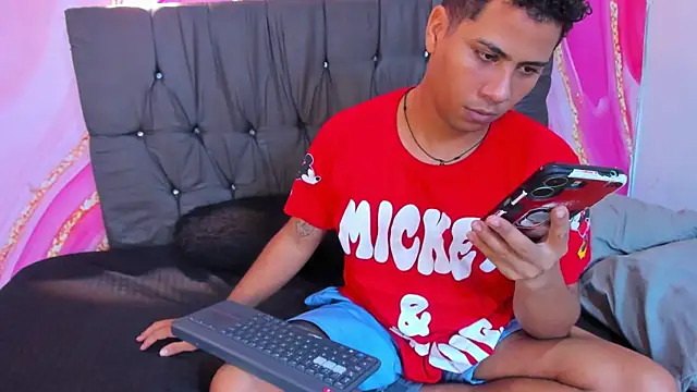 Snapshot of Raphael_LatinBoy chatting on October 15, 4:09 am Raphael LatinBoy online show from October 15, 4:09 am