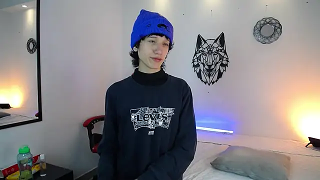 Emo Boy  online show from December 17, 12:34 pm