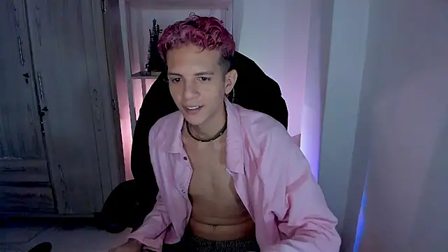 tylernova online show from December 20, 3:46 am