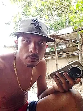 blackhot30 online show from December 5, 8:05 pm