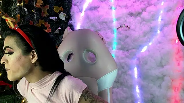 ZAMMIRA online show from December 19, 6:32 am