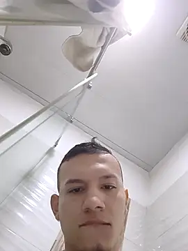 Snapshot of andriu656 chatting on October 11, 7:18 pm andriu656 online show from October 11, 7:18 pm