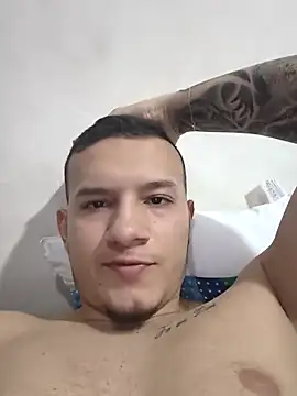 Snapshot of andriu656 chatting on October 9, 11:53 pm andriu656 online show from October 9, 11:53 pm