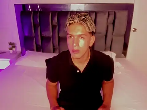 MathiasTaylorr online show from October 20, 7:29 pm