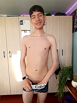 heyy noah11 online show from October 31, 9:51 pm