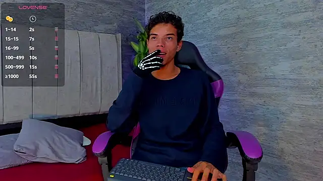 jhojan foxxx  online show from November 2, 11:25 am