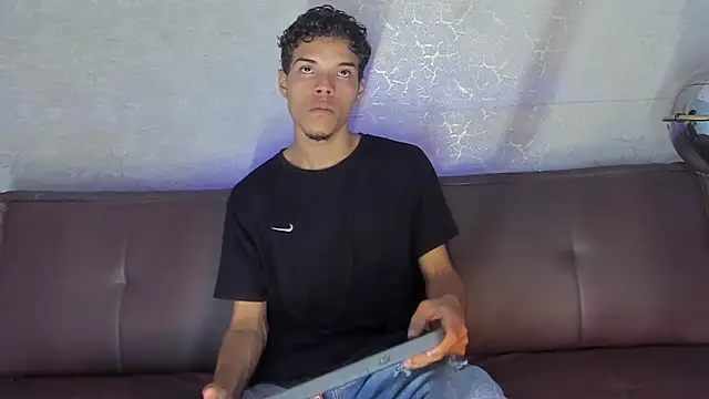 Snapshot of jhojan_foxxx_ chatting on October 18, 7:30 pm jhojan foxxx online show from October 18, 7:30 pm