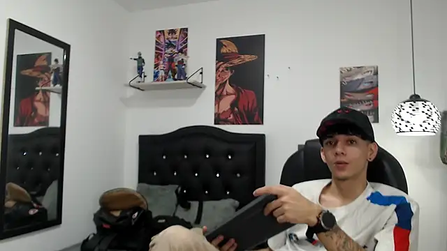 AmethystShadow17 online show from May 31, 4:24 am
