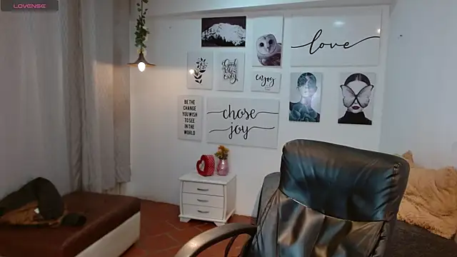 AmethystShadow17 online show from November 25, 3:47 pm