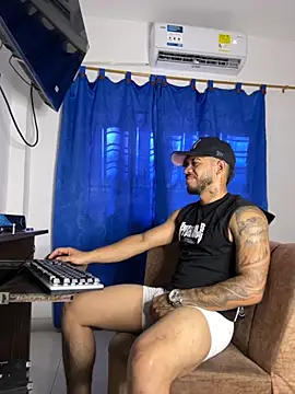 Kylian Alessandro online show from November 16, 8:11 pm