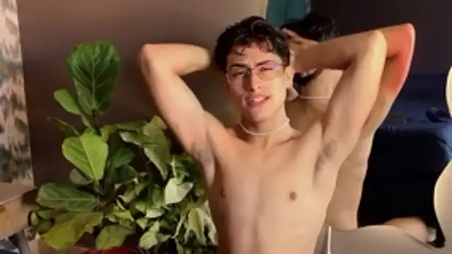 Aaron Eze online show from November 22, 9:14 pm