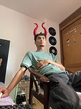 gsusss feet online show from October 31, 6:55 pm