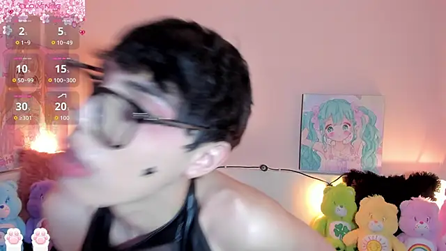 Strawberry Kitty  online show from February 20, 6:19 am