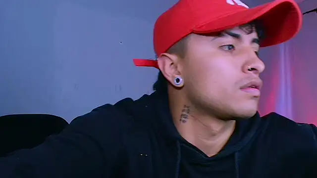 jhon mendoza  online show from November 17, 7:06 pm