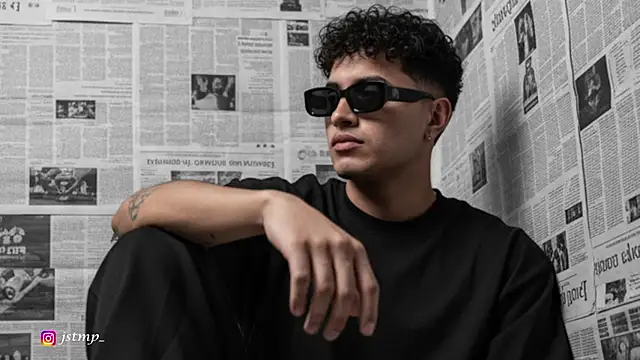 jhon mendoza  online show from November 13, 5:56 am