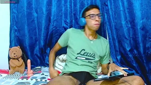 DavTwink3100 online show from March 6, 1:35 am