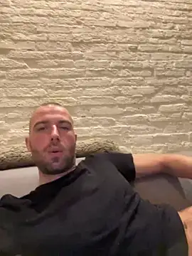 Rotteei1 online show from November 1, 7:01 am