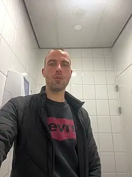 Rotteei1 online show from April 17, 1:25 pm