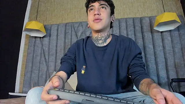 SantiOlsen online show from November 25, 11:45 am