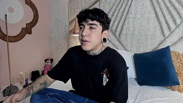 SantiOlsen online show from November 12, 12:33 pm